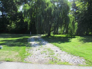 101 Glen Dee Ln, Roanoke, IN 46783