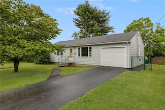 120 Landis Dr, East Greenwich, RI 02818