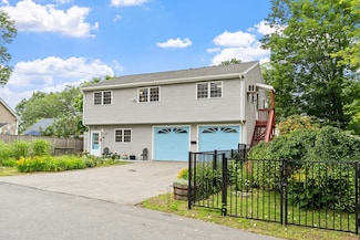 4 Fiske Ave, North Chelmsford, MA 01863