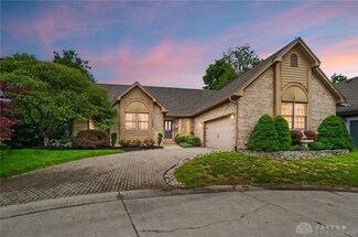 2152 Hidden Woods Blvd, Beavercreek, OH 45431