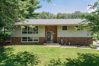 4649 Circle Dr, Heyworth, IL 61745