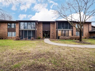 22972 Maple Ridge Rd Unit 108, North Olmsted, OH 44070