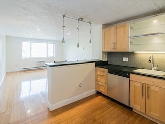 79 Florida St Unit 9, Dorchester Center, MA 02124