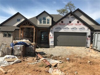 824 Verona Ave, Tontitown, AR 72762