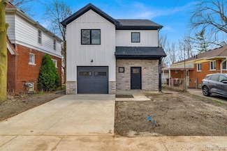 18022 Elizabeth St, Roseville, MI 48066