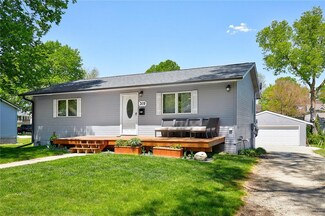 309 E Buchanan St, Winterset, IA 50273
