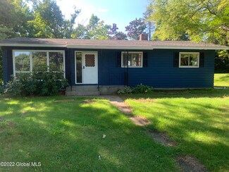 372 Fish And Game Rd, Hudson, NY 12534