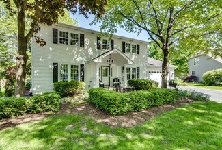 712 Mulberry Ct Unit 1, Naperville, IL 60540