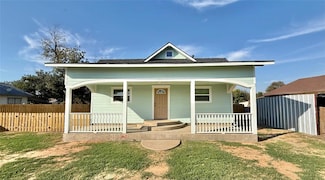 209 E 2nd St, Blair, OK 73526