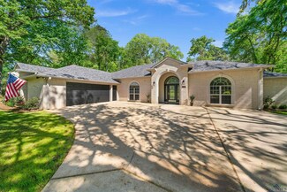 1804 W Lake Dr, Gladewater, TX 75647