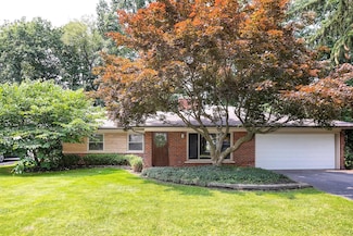 2012 Devonshire Rd, Bloomfield Hills, MI 48302