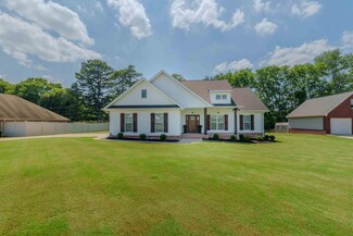 575 Oakview Cir, Killen, AL 35645