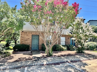 800 W Collins St, Denton, TX 76201