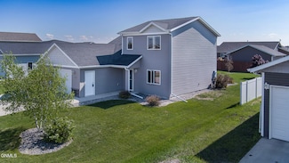 3087 Whitlow St, Lincoln, ND 58504
