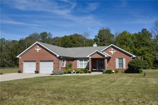 1075 S Smith Dr, Rushville, IN 46173