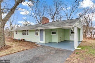 4 Memory Ln, York, PA 17402