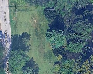 18590 Pershing Ave, Livonia, MI 48152