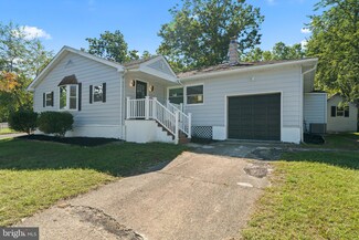 11 Ginsburg Ln, Browns Mills, NJ 08015