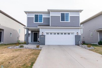 1349 Goldenwood Dr, West Fargo, ND 58078
