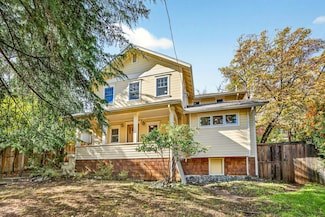 219 Meade St, Ashland, OR 97520