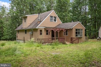 694 Whiskey Still Rd, Berkeley Springs, WV 25411