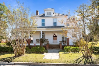 201 S 6th St, Creswell, NC 27928