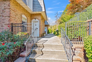 655 Middle Country Rd Unit 8D2, Coram, NY 11727