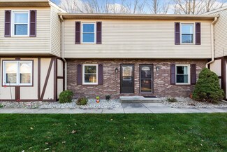 2048 Cornwall Ct, South Bend, IN 46614