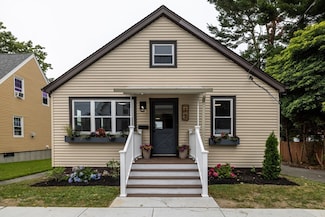 19 Bolton Rd, South Dartmouth, MA 02748