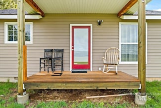 10169 Timberrim Dr, Cascade, ID 83611