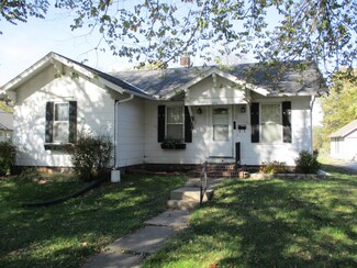 545 E Yerby St, Marshall, MO 65340