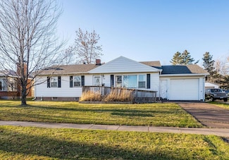 101 Hays Cr, Silver Bay, MN 55614