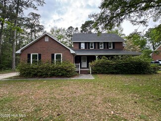 5748 Oak Bluff Ln, Wilmington, NC 28409