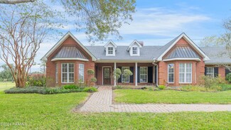 4916 Rip Van Winkle Rd, New Iberia, LA 70560