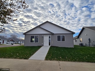 2022 Essler Dr, Saint Peter, MN 56082