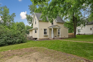 310 Belle St W, Cannon Falls, MN 55009