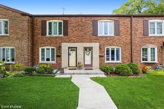 2930 Desplaines Ave, Riverside, IL 60546