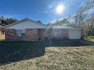 21 Park St, Lone Grove, OK 73443