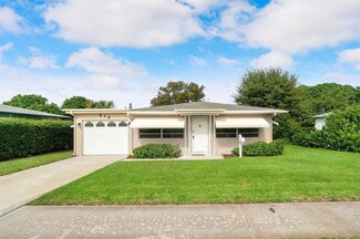215 Cypress Dr, West Palm Beach, FL 33403