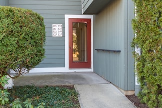 533 Glendale Ave, Bridgeport, CT 06606