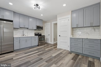 335 Jackson St, Bristol, PA 19007