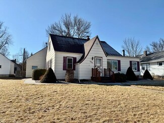 706 E 4th St, Redwood Falls, MN 56283