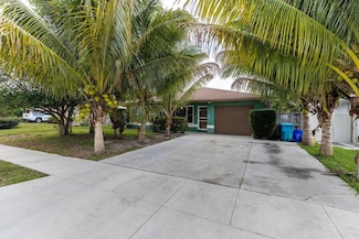 415 SW 10th Ave, Boynton Beach, FL 33435