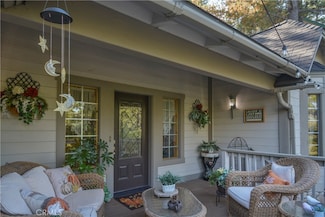 196 N Fairway Dr, Lake Arrowhead, CA 92352