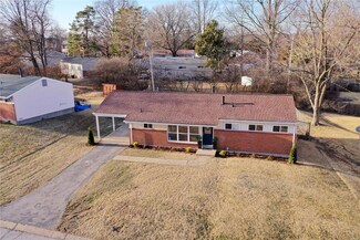 8811 Cochise Dr, Saint Louis, MO 63132