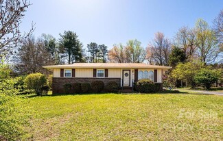 2420 22nd Ave NE, Hickory, NC 28601