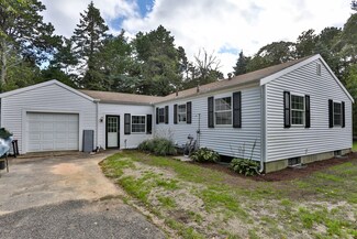 130 Raspberry Ln, Marstons Mills, MA 02648