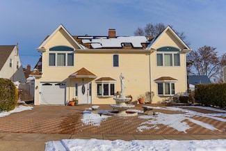 51 Bayberry Ln, Levittown, NY 11756