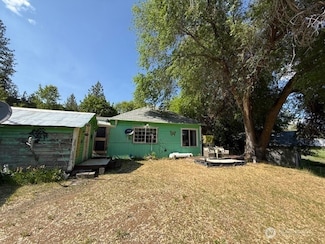 5986 Washington 25, Fruitland, WA 99129