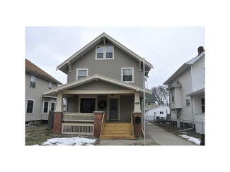 904 F Ave NW, Cedar Rapids, IA 52405
